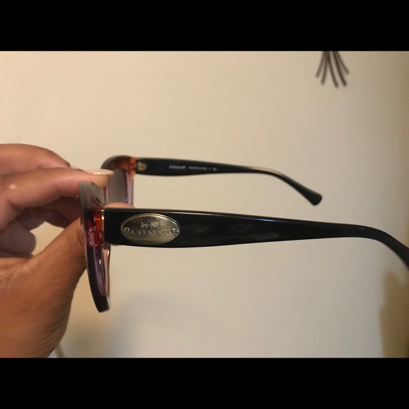 Coach sunglasses with case - Picture 5 of 7